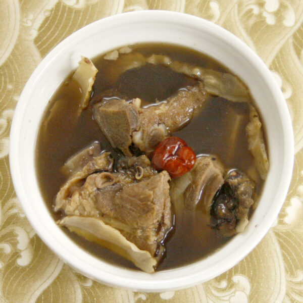 黑蒜肉骨茶